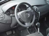 Nissan almera 2014-salon-3